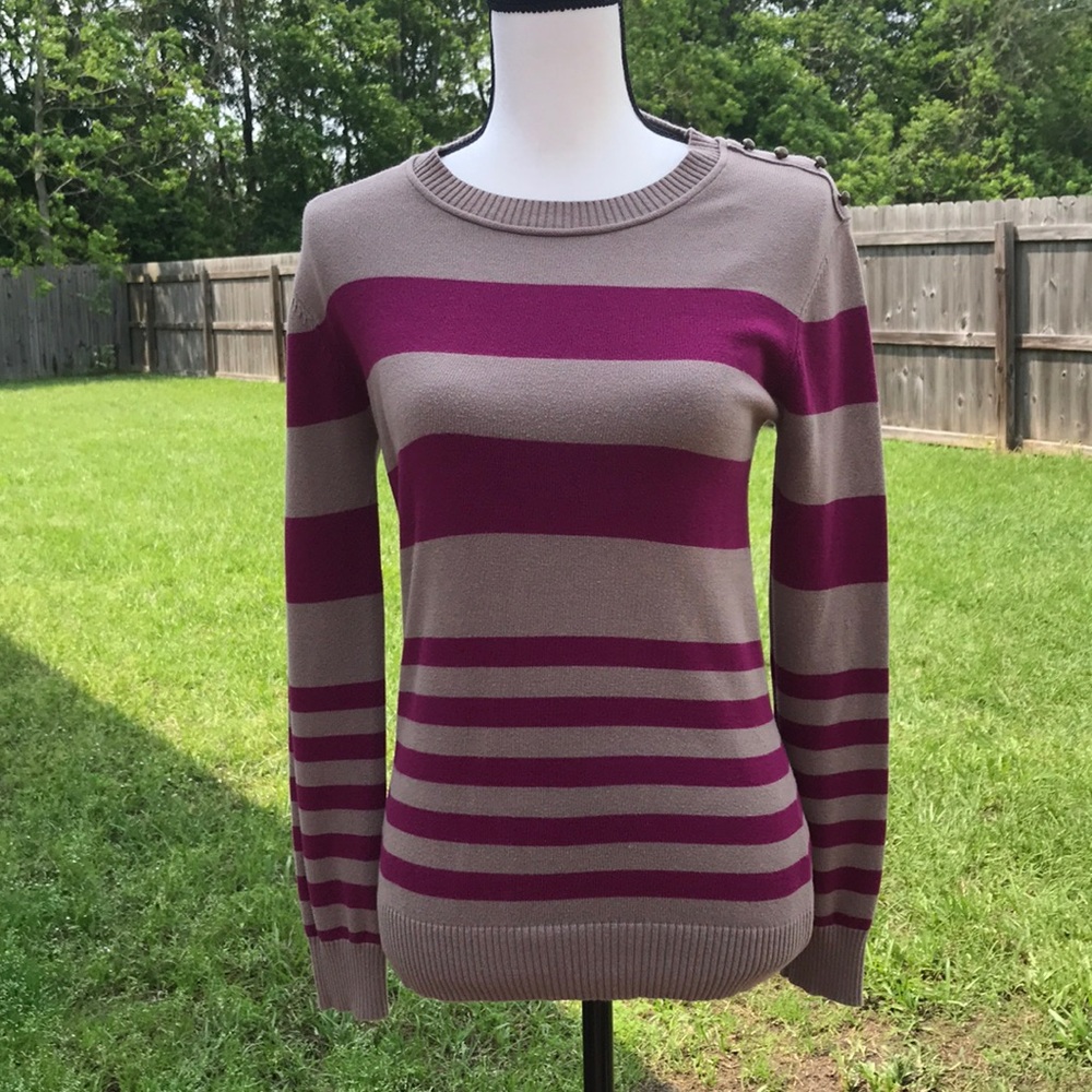Hive & honey sweater size small
